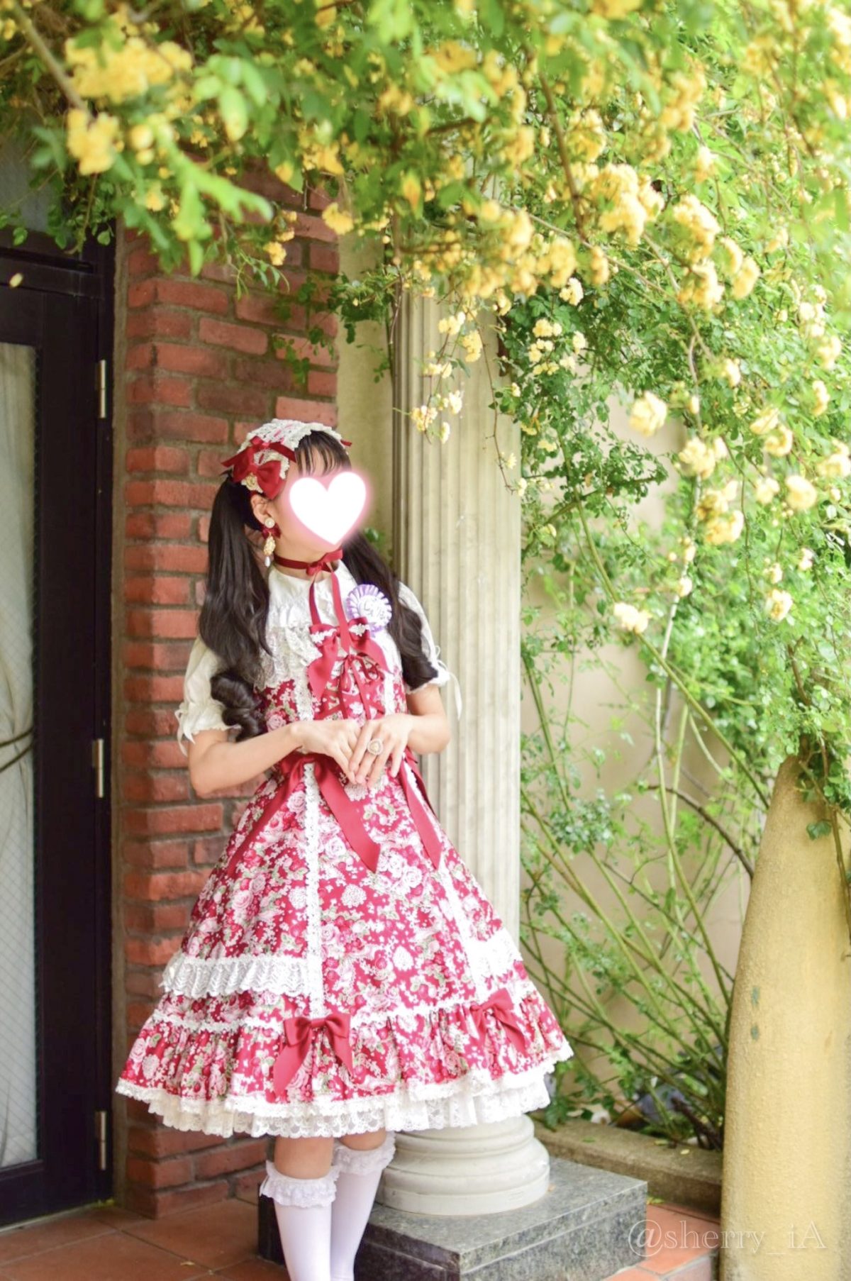 シュガーブーケ エンジ Ⅰ型 モッコウバラの下で撮ってもらった写真